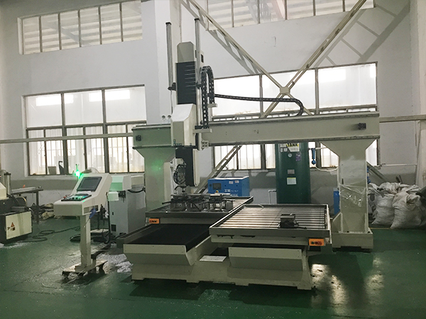 五軸數(shù)控加工中心在汽車模具加工領(lǐng)域的優(yōu)勢，您知道嗎？